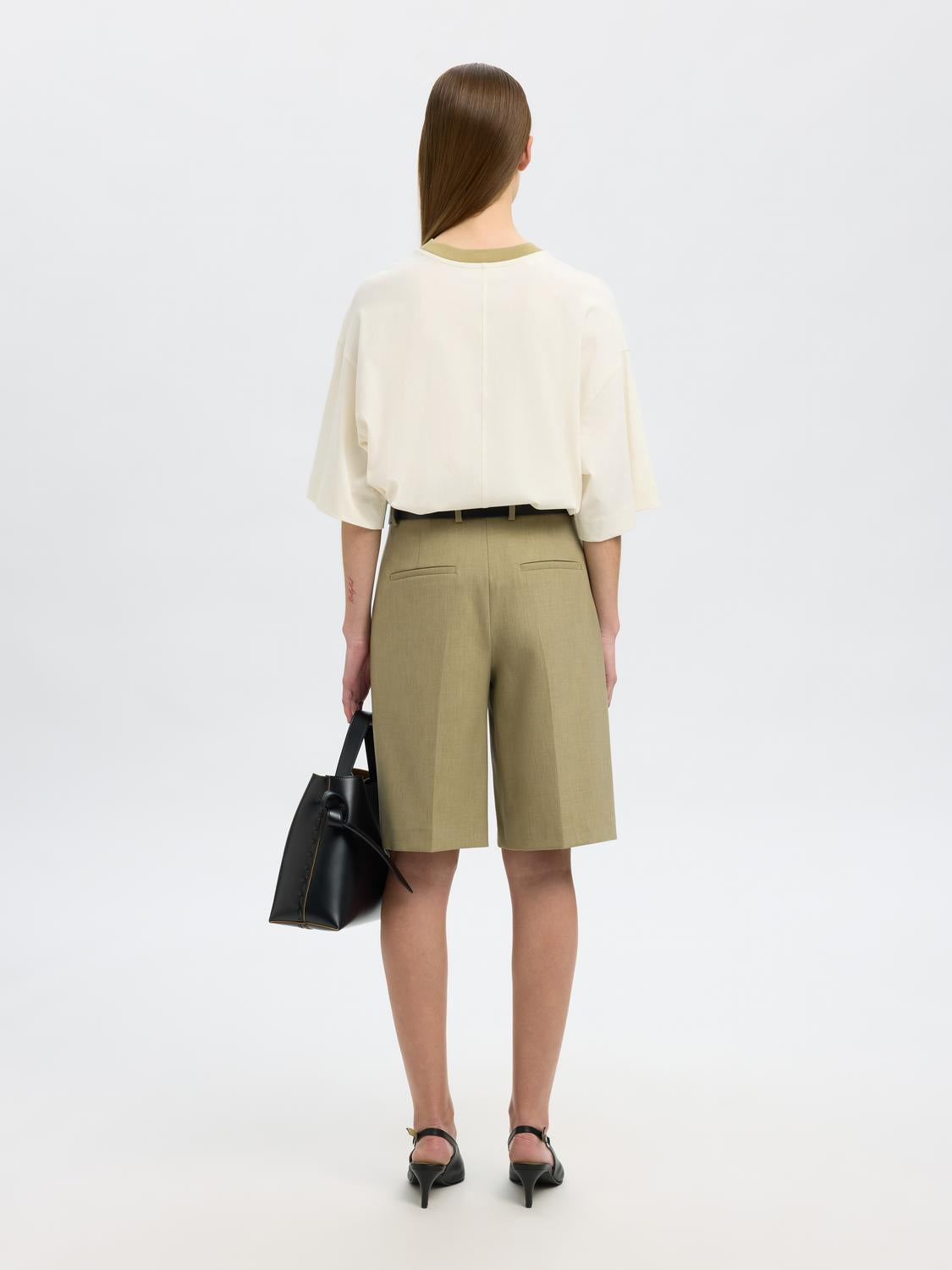 model_shot-back