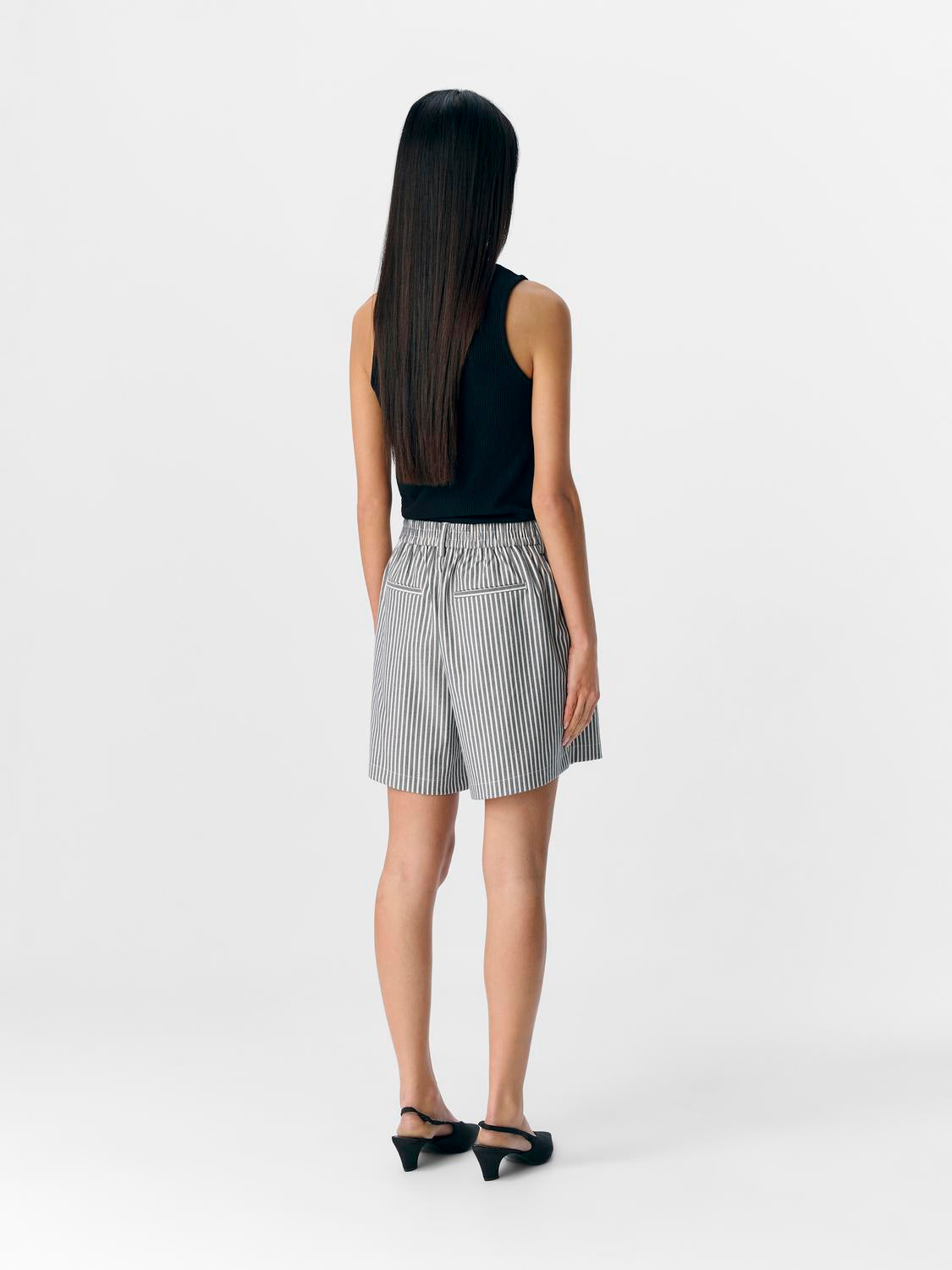 model_shot-back