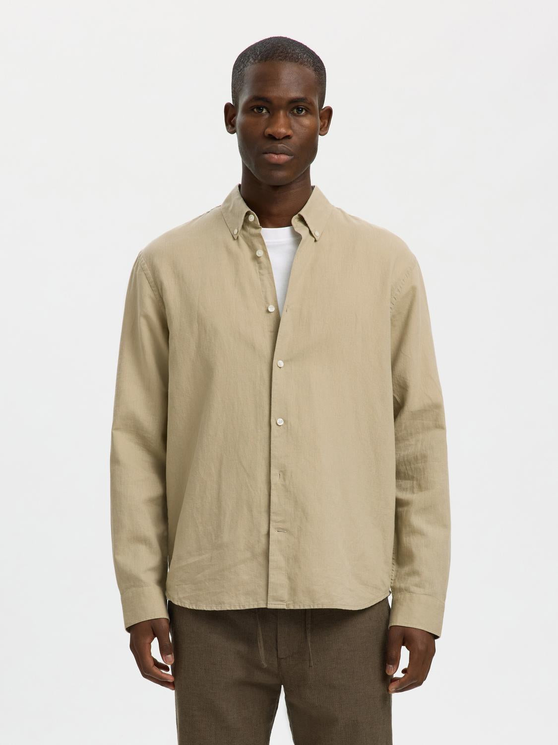 model_shot-front