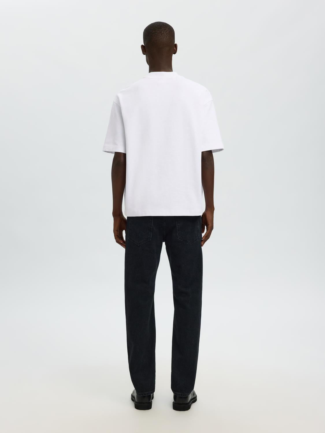 model_shot-back
