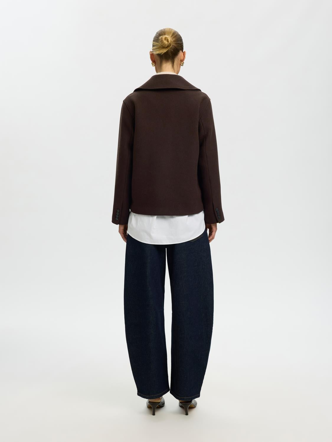 model_shot-back