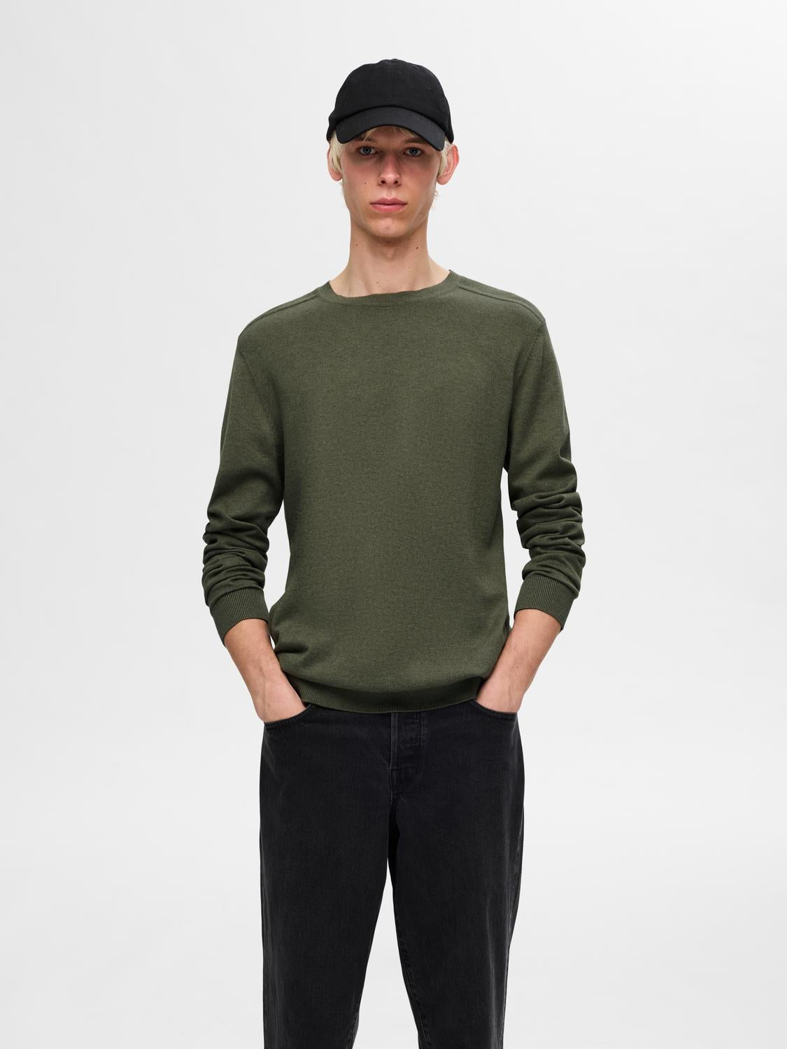 model_shot-front