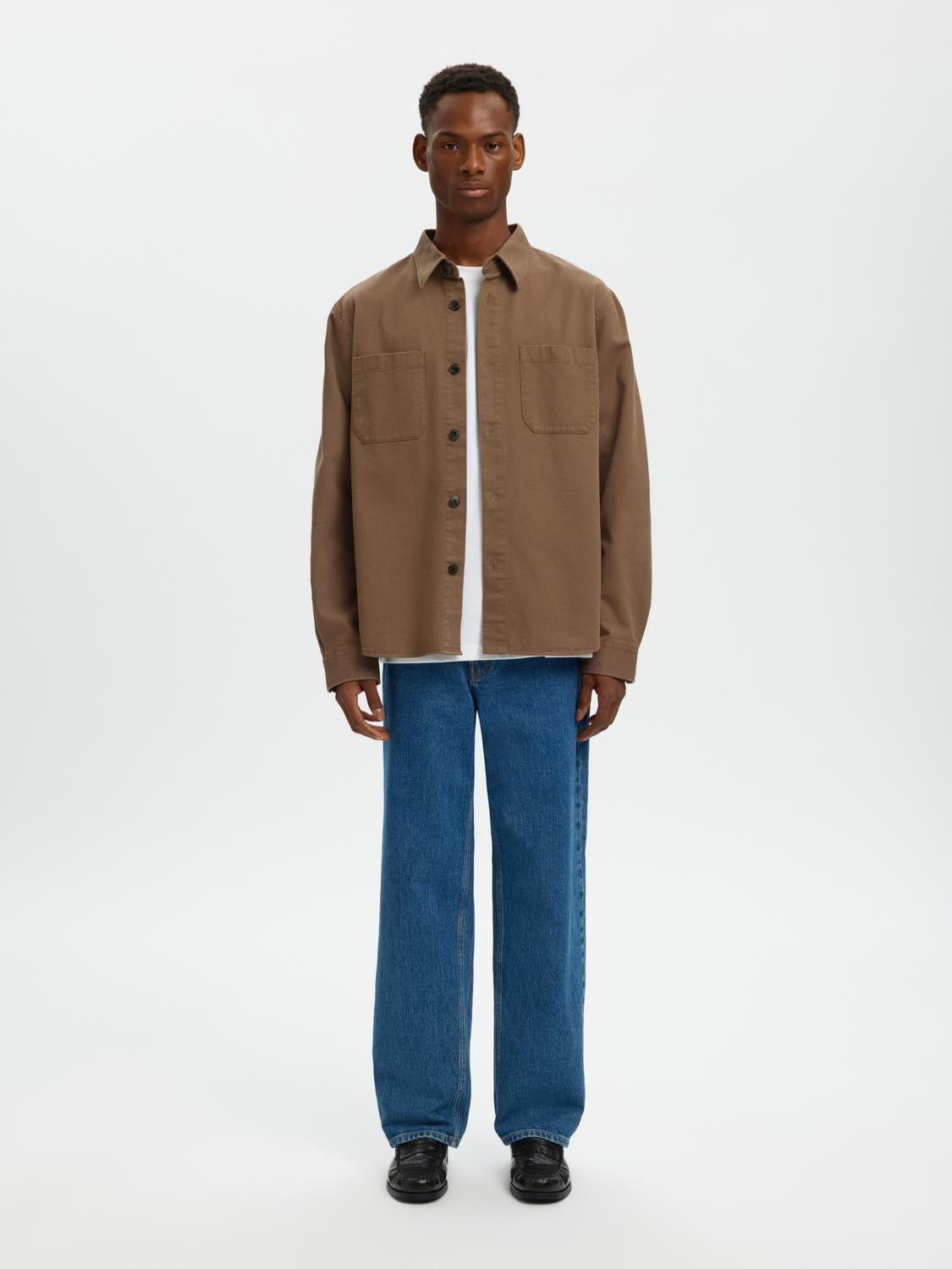 model_shot-front_full