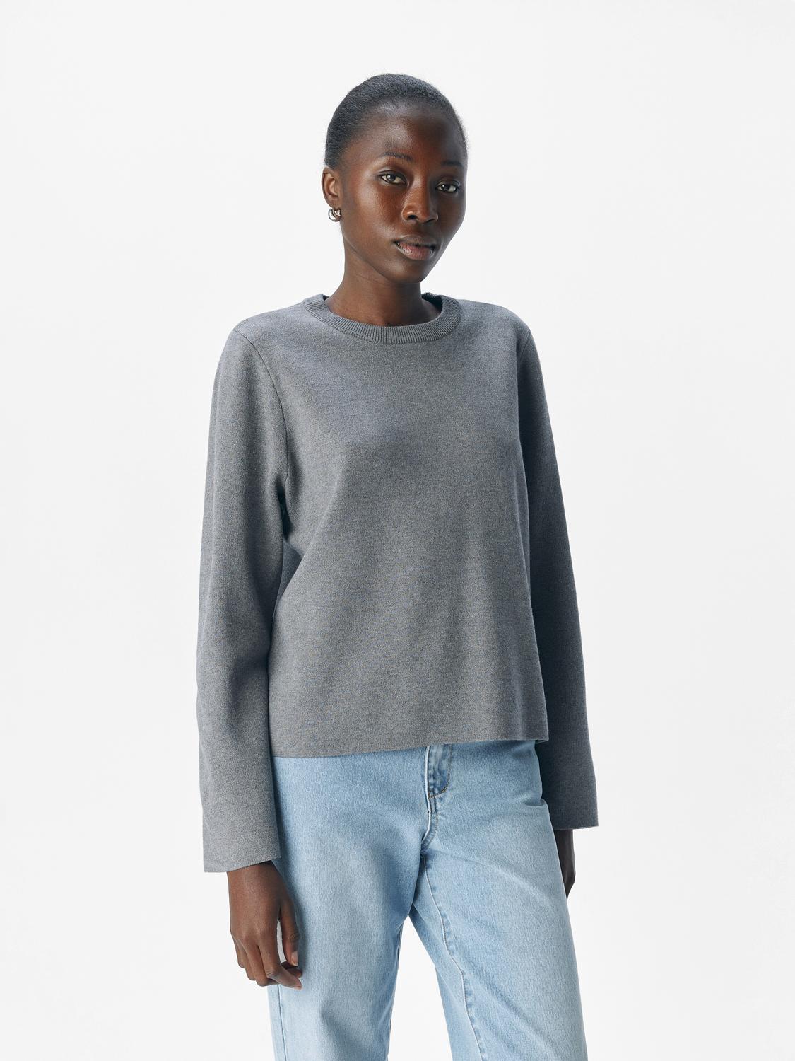 model_shot-front