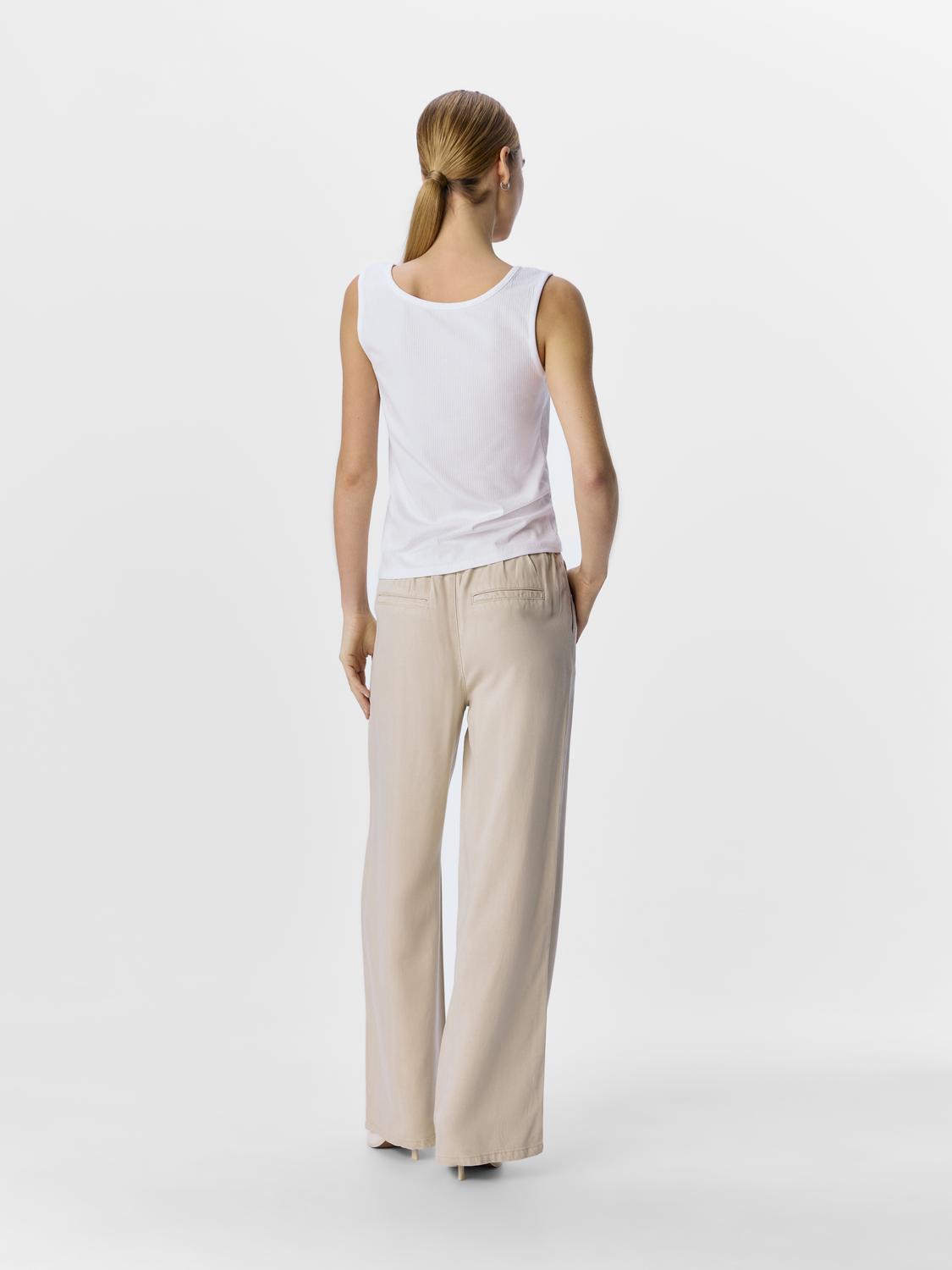 model_shot-back