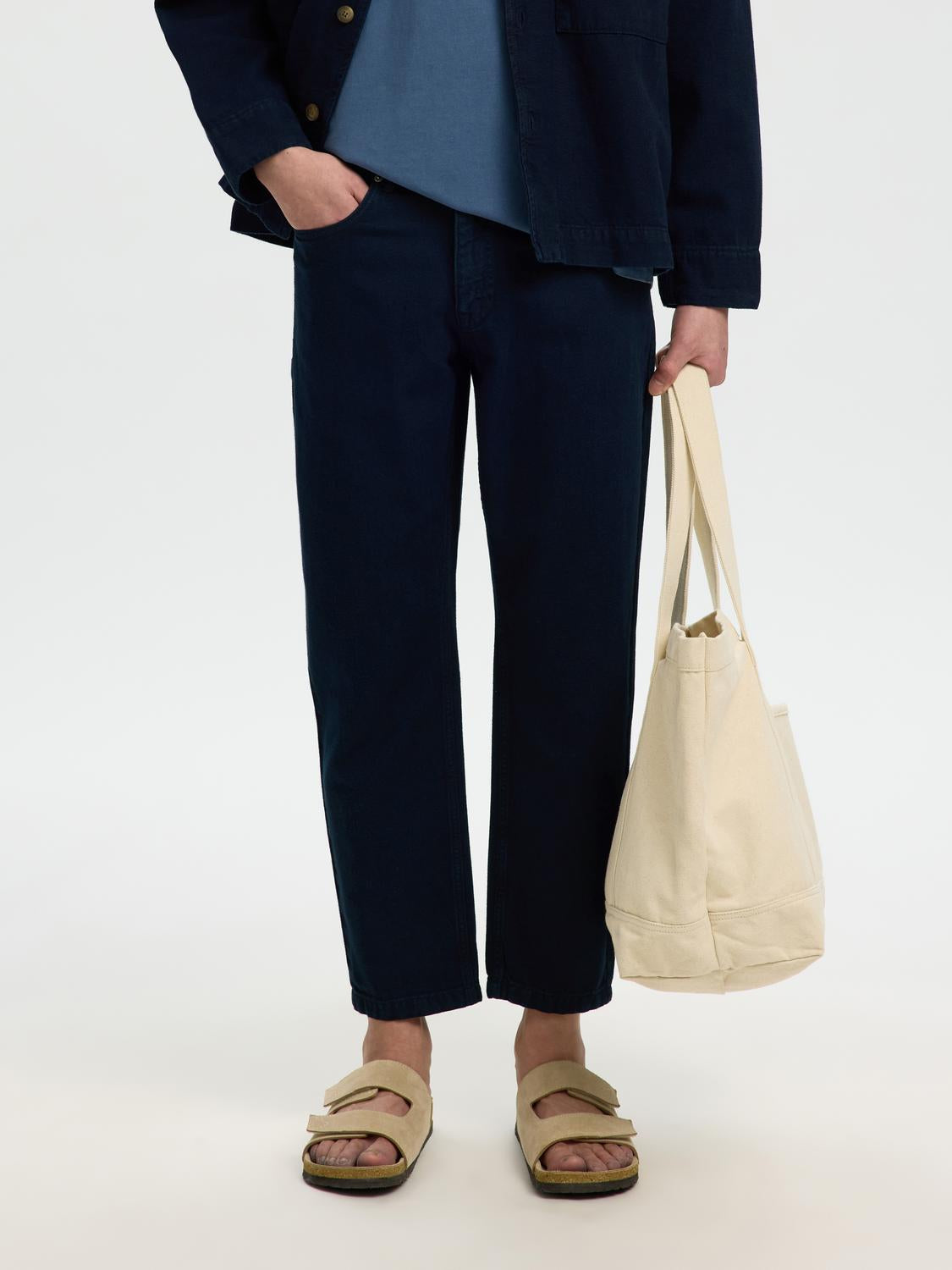 model_shot-front