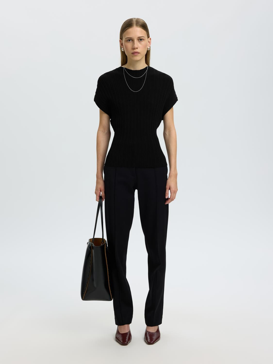 model_shot-creative