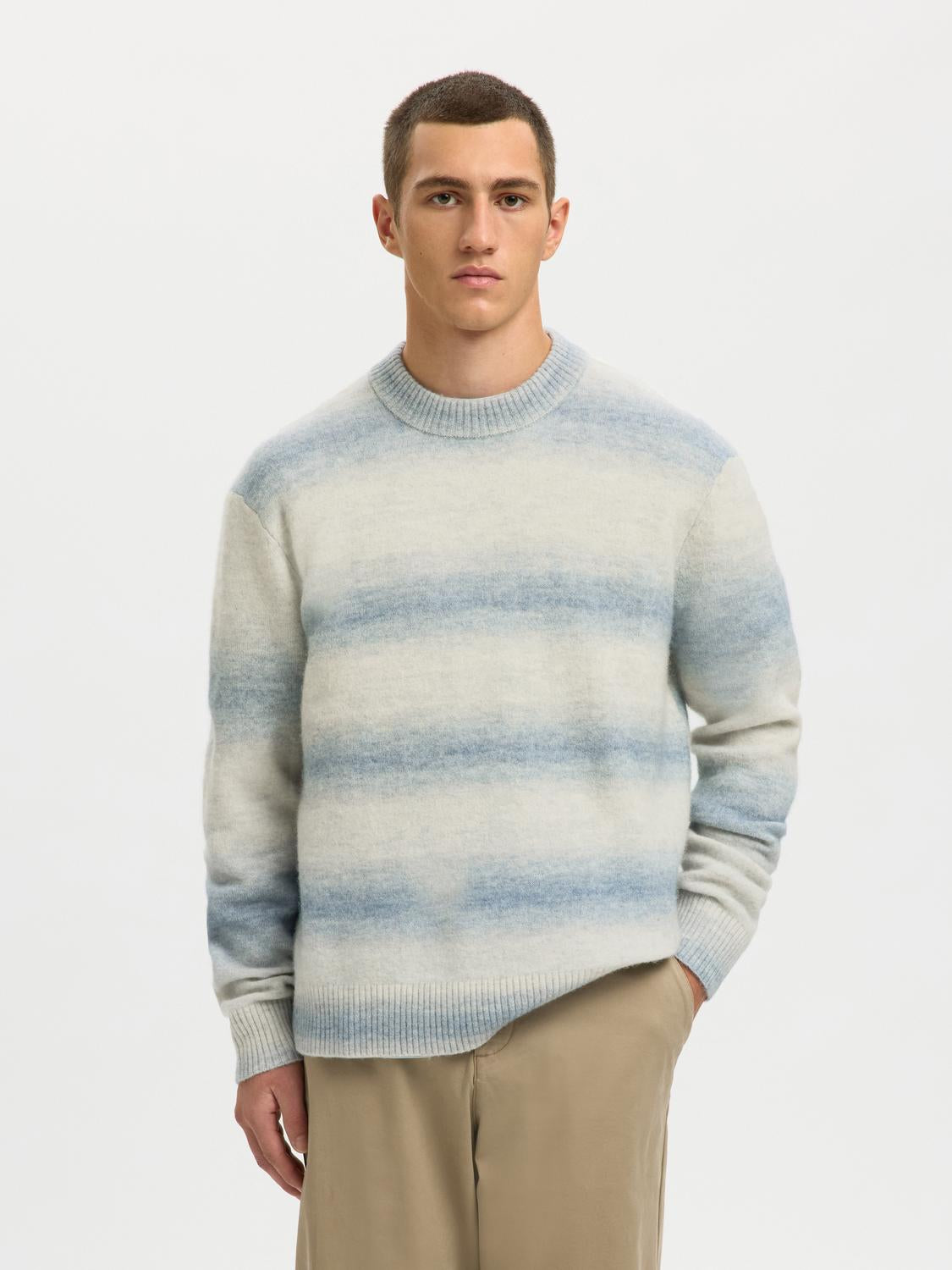model_shot-front