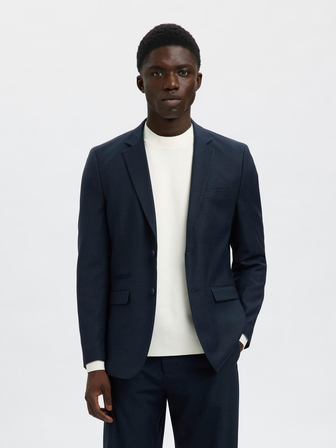 model_shot-front