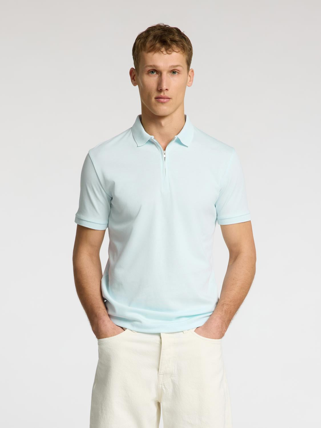model_shot-front