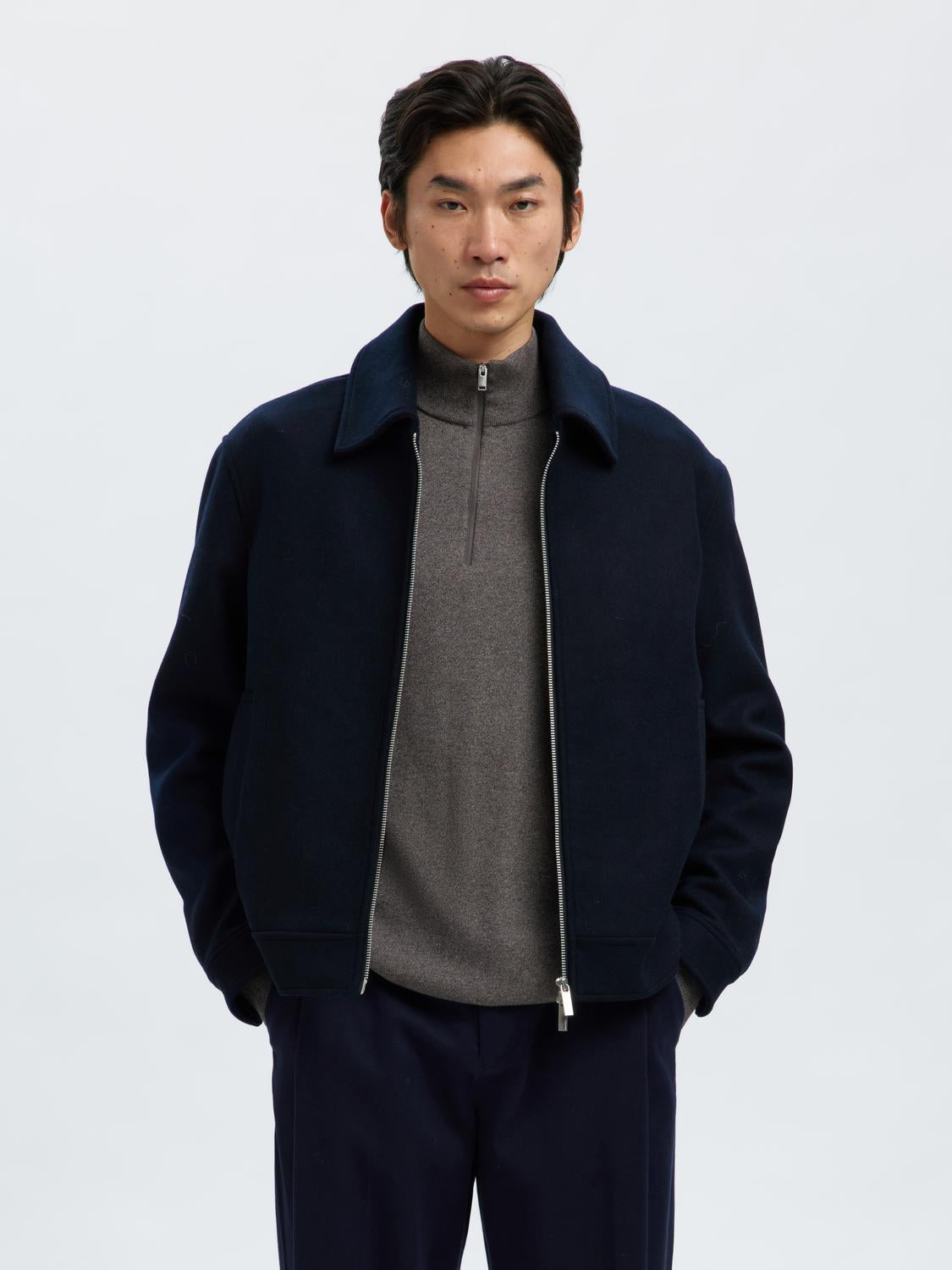 model_shot-front