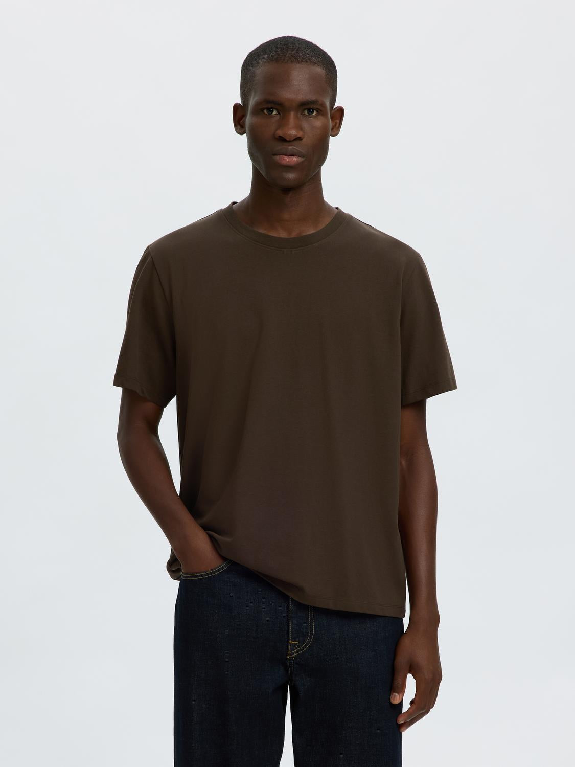 model_shot-front