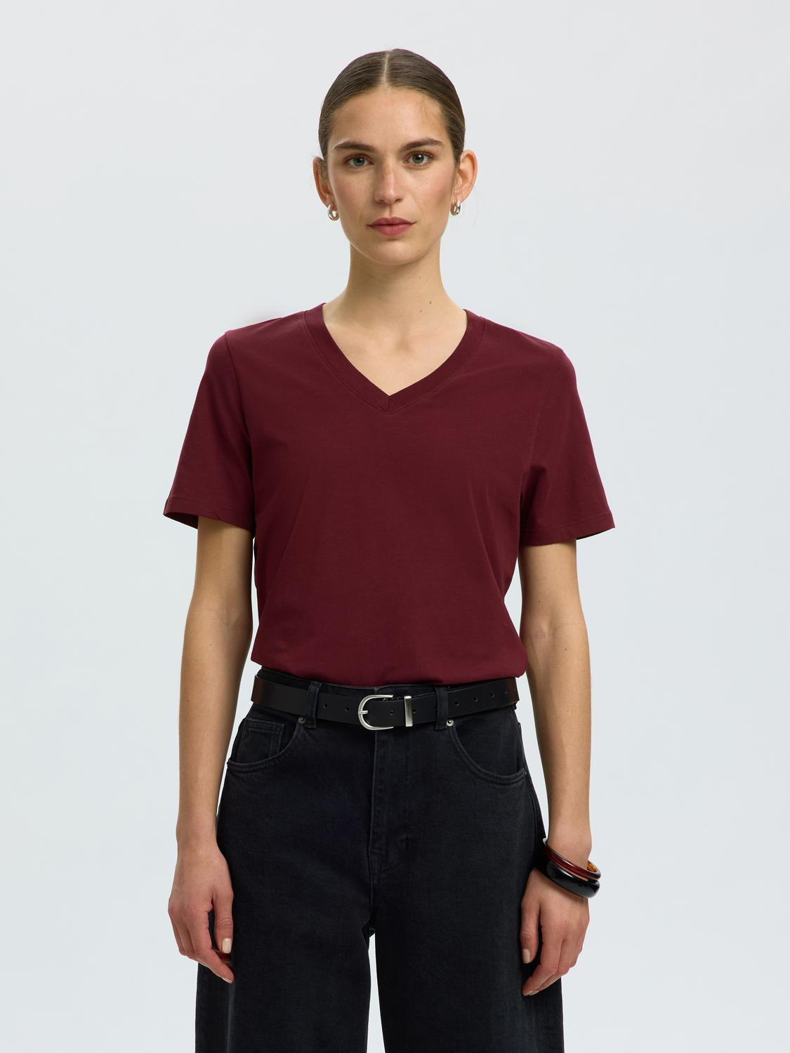 model_shot-front
