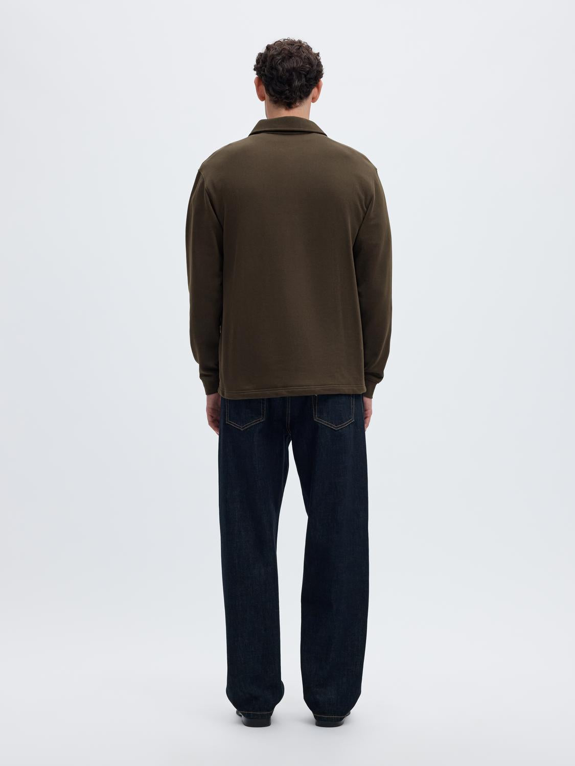 model_shot-back