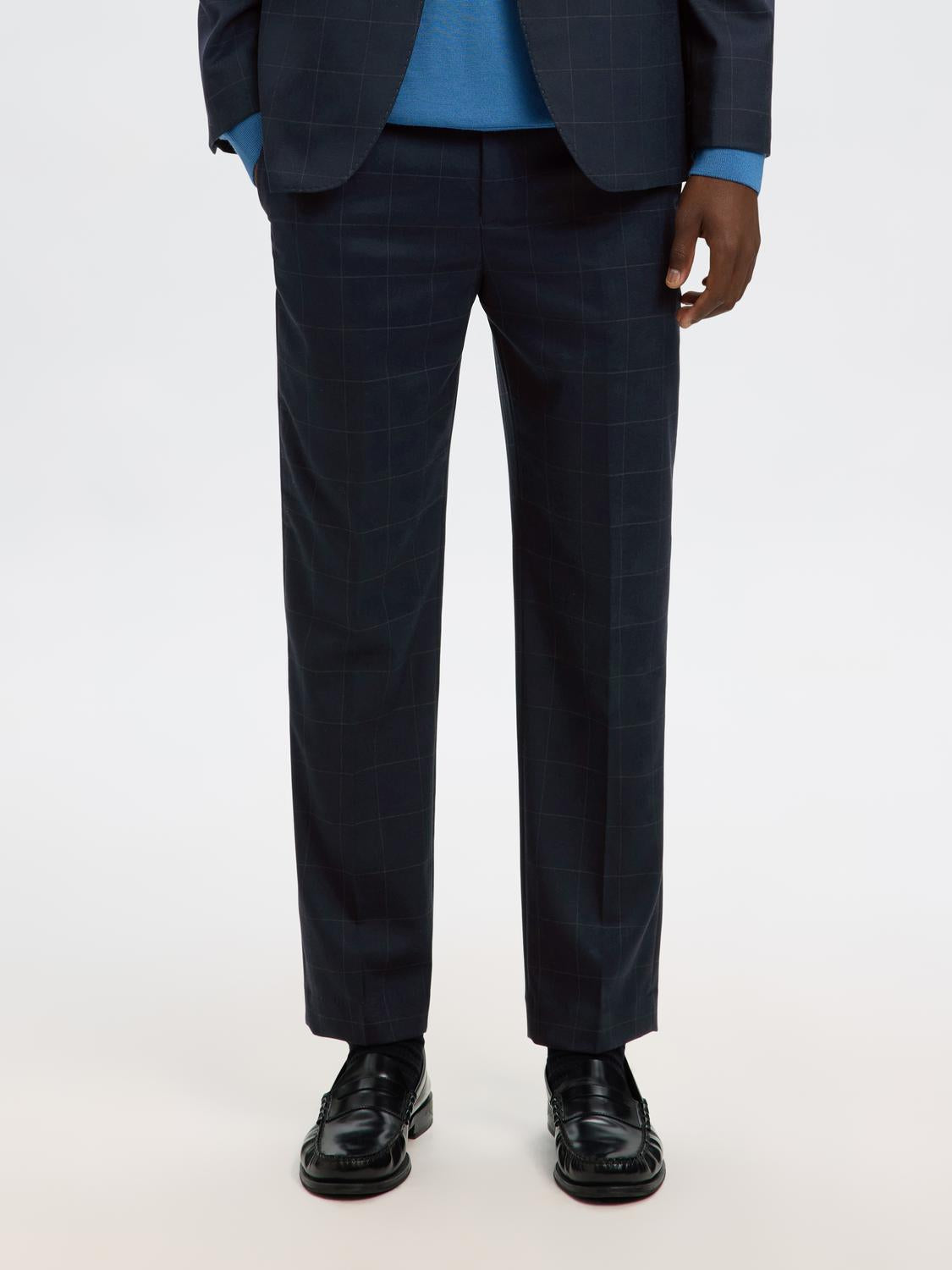 model_shot-front