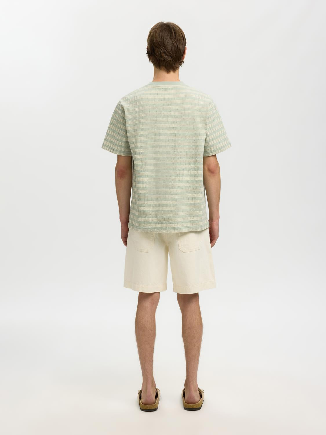 model_shot-back