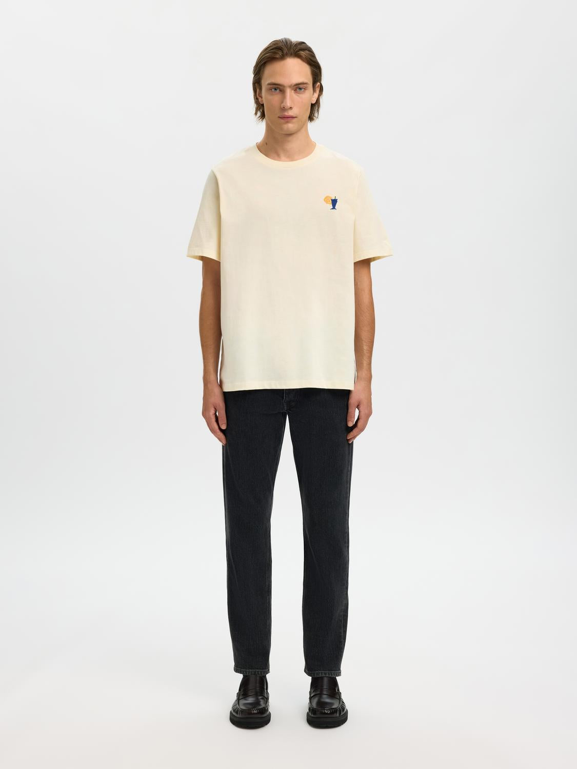 model_shot-front_full