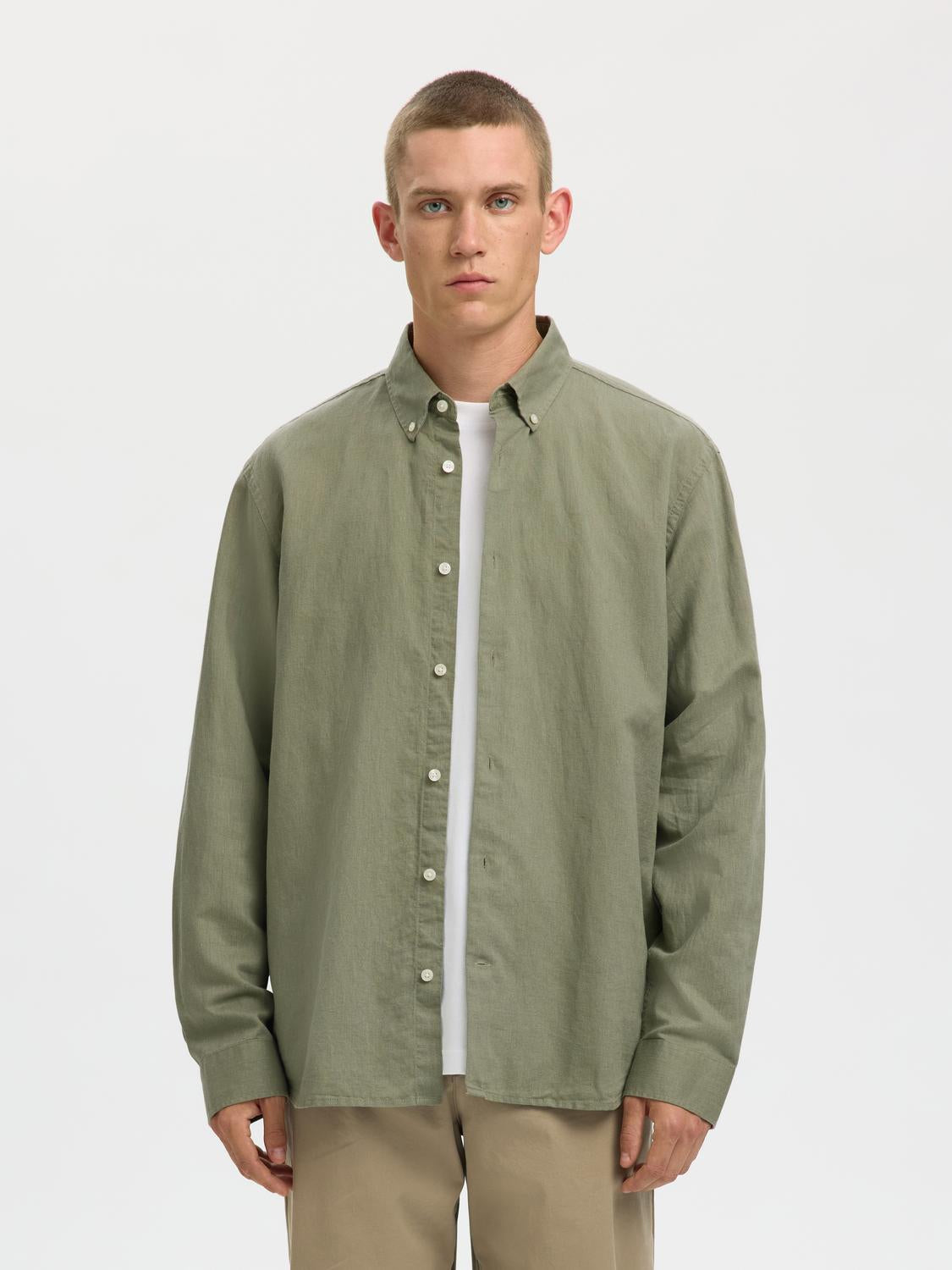 model_shot-front