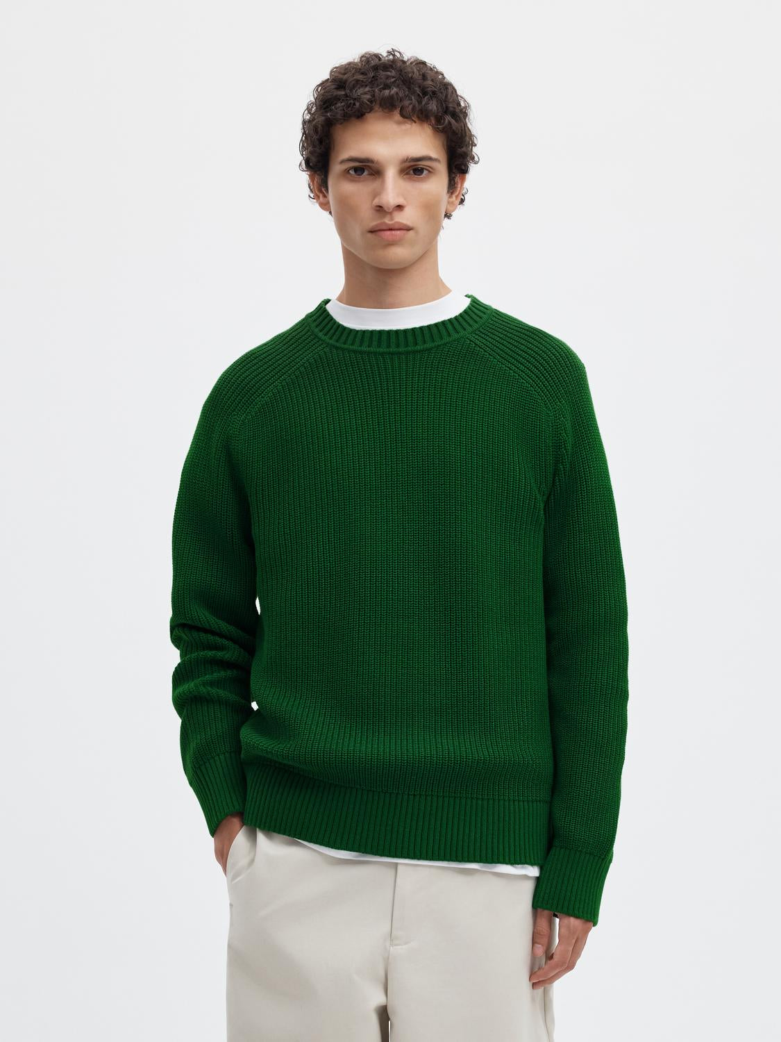model_shot-front