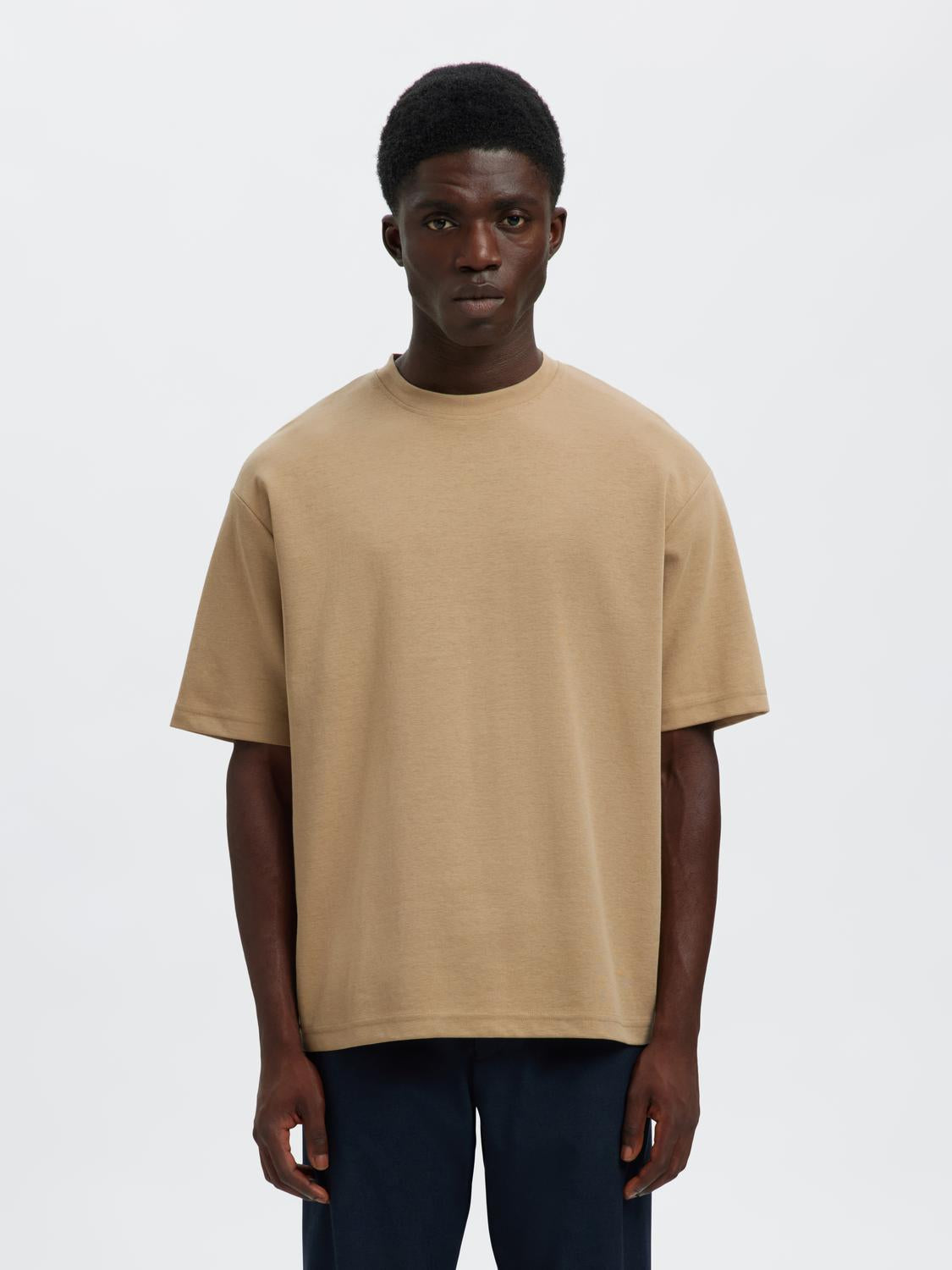 model_shot-front