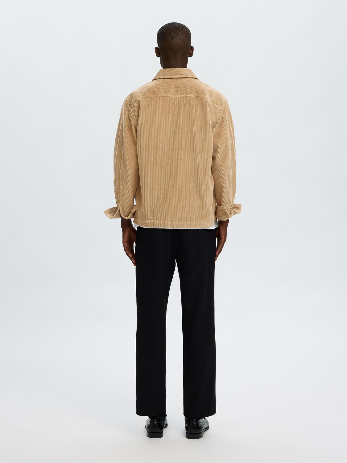 model_shot-back