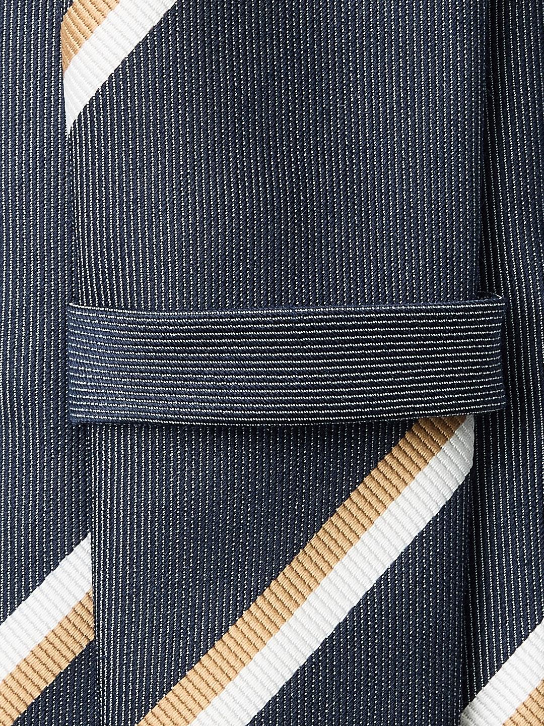 model_shot-back