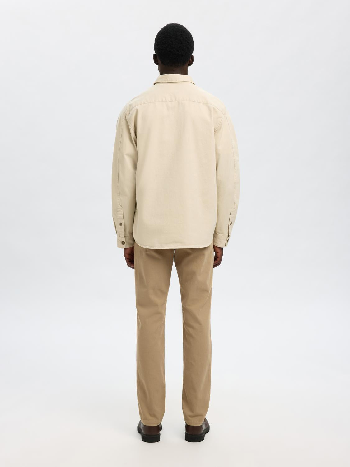 model_shot-back