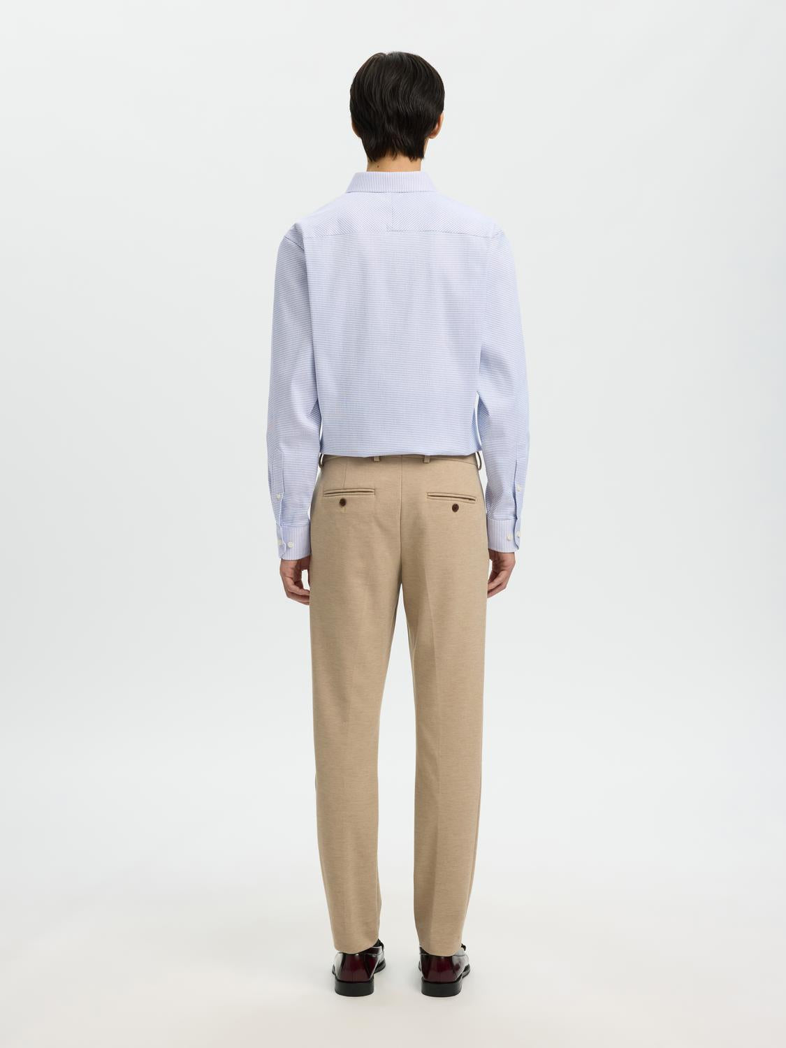 model_shot-back
