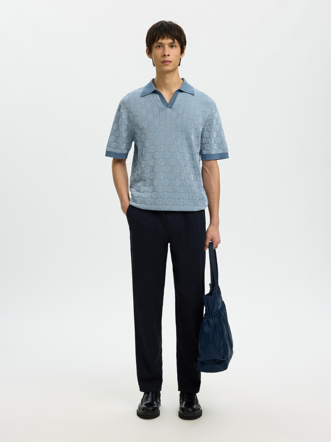 model_shot-front_full