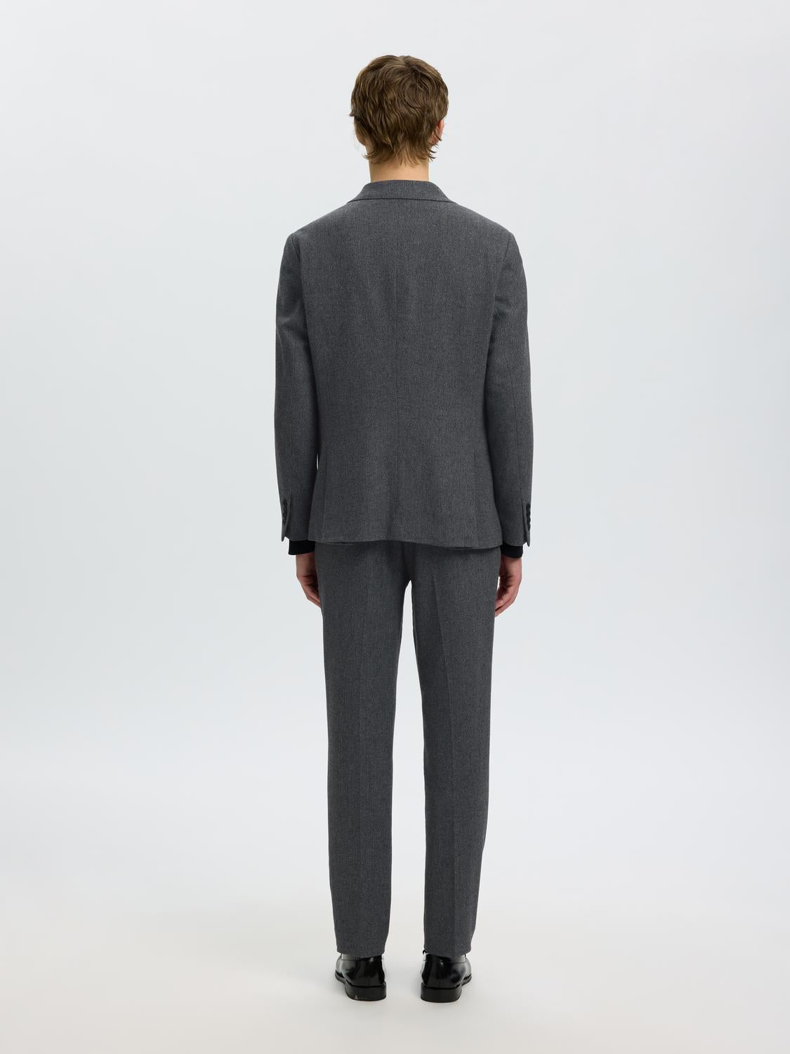 model_shot-back