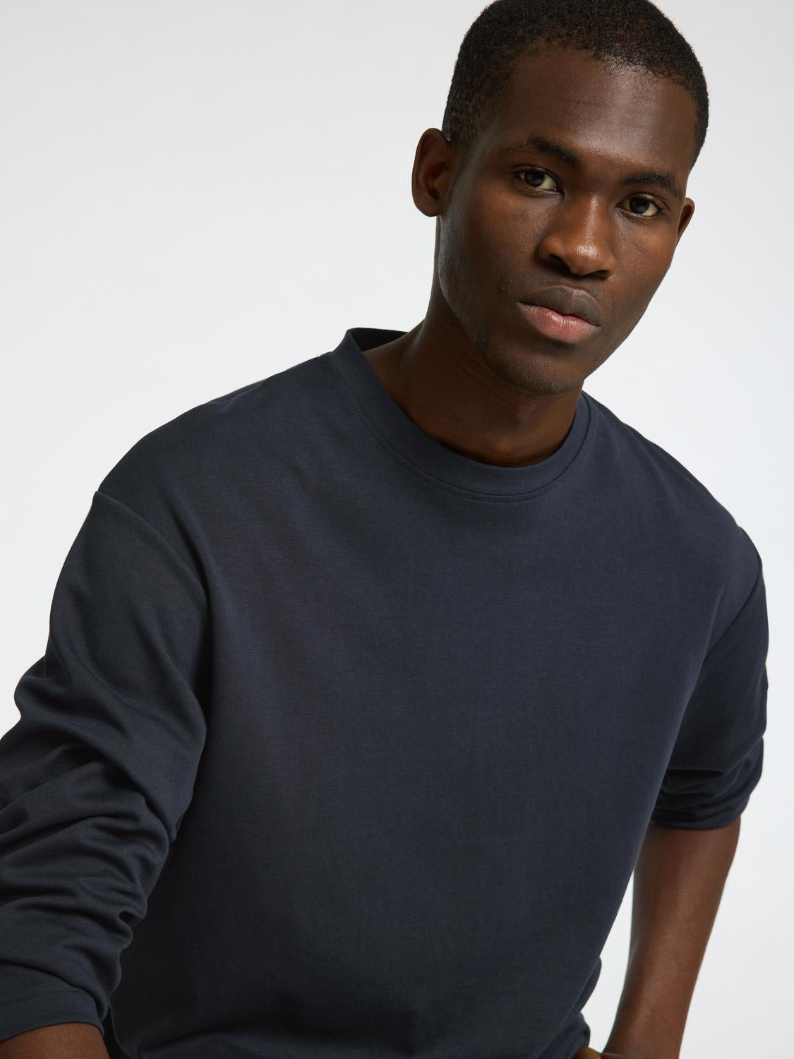 model_shot-creative