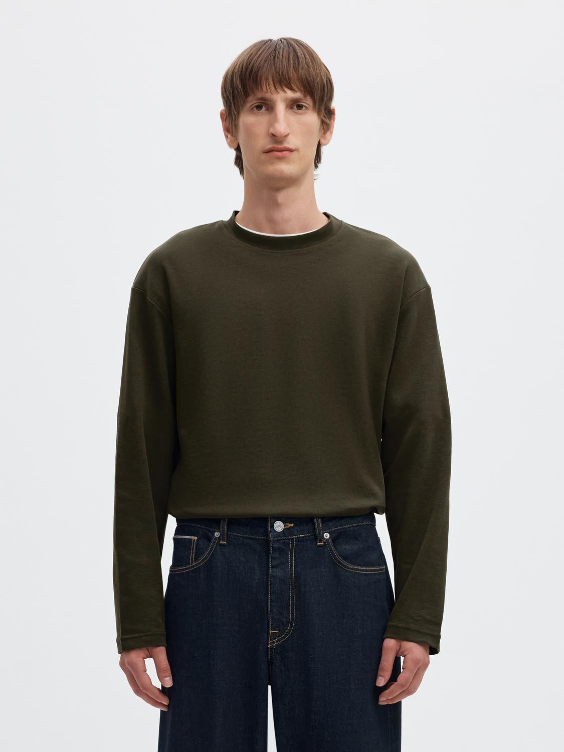 model_shot-front