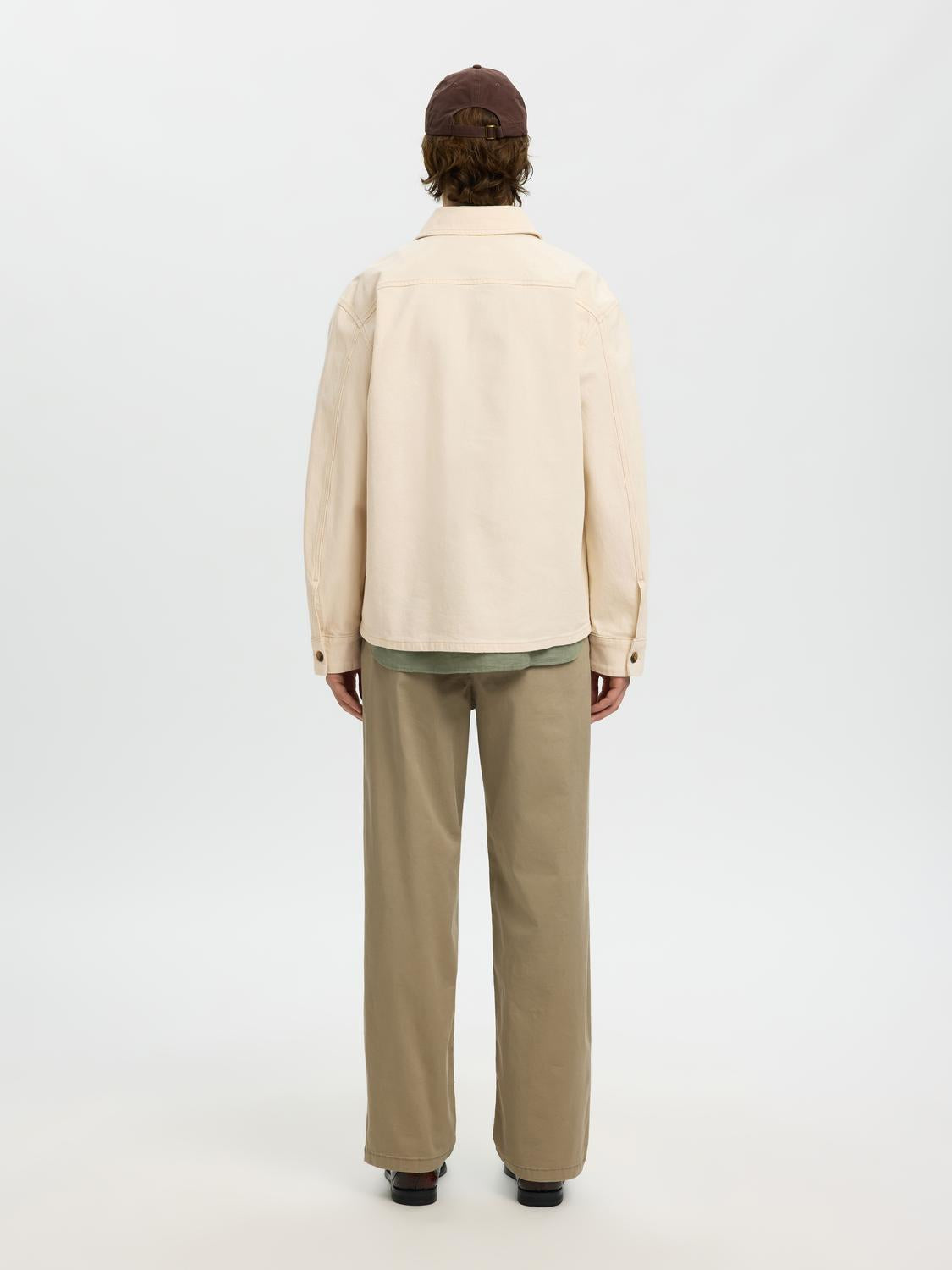 model_shot-back