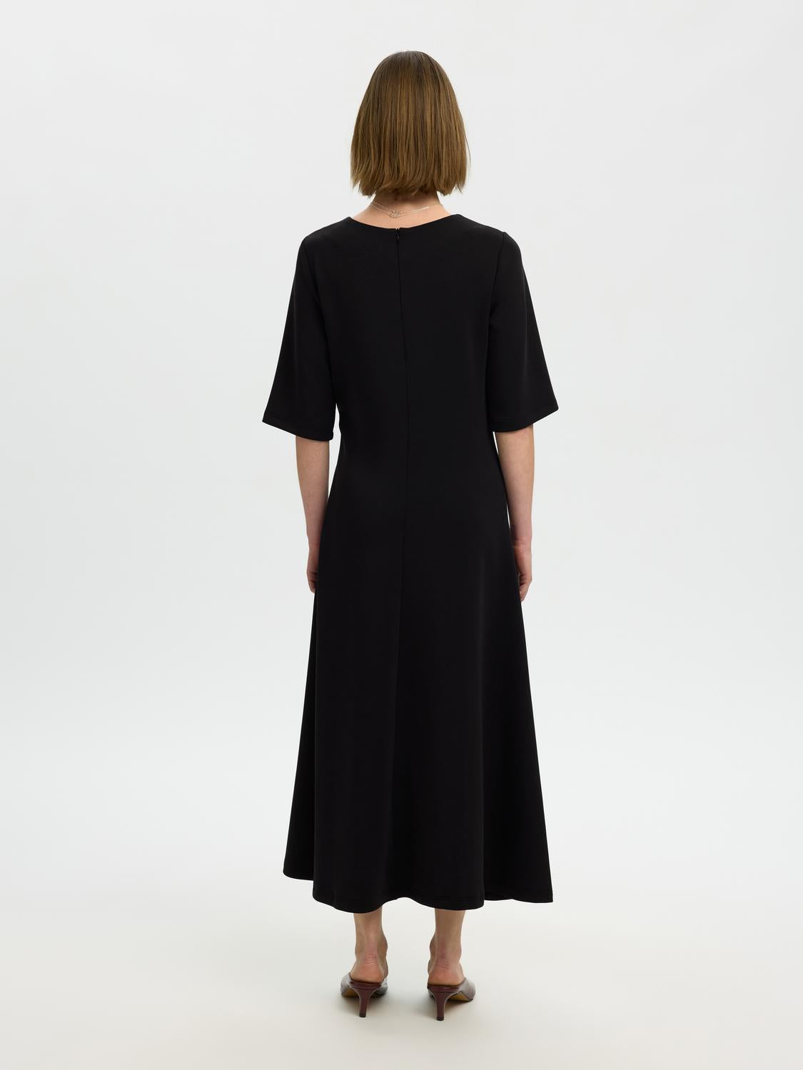 model_shot-back