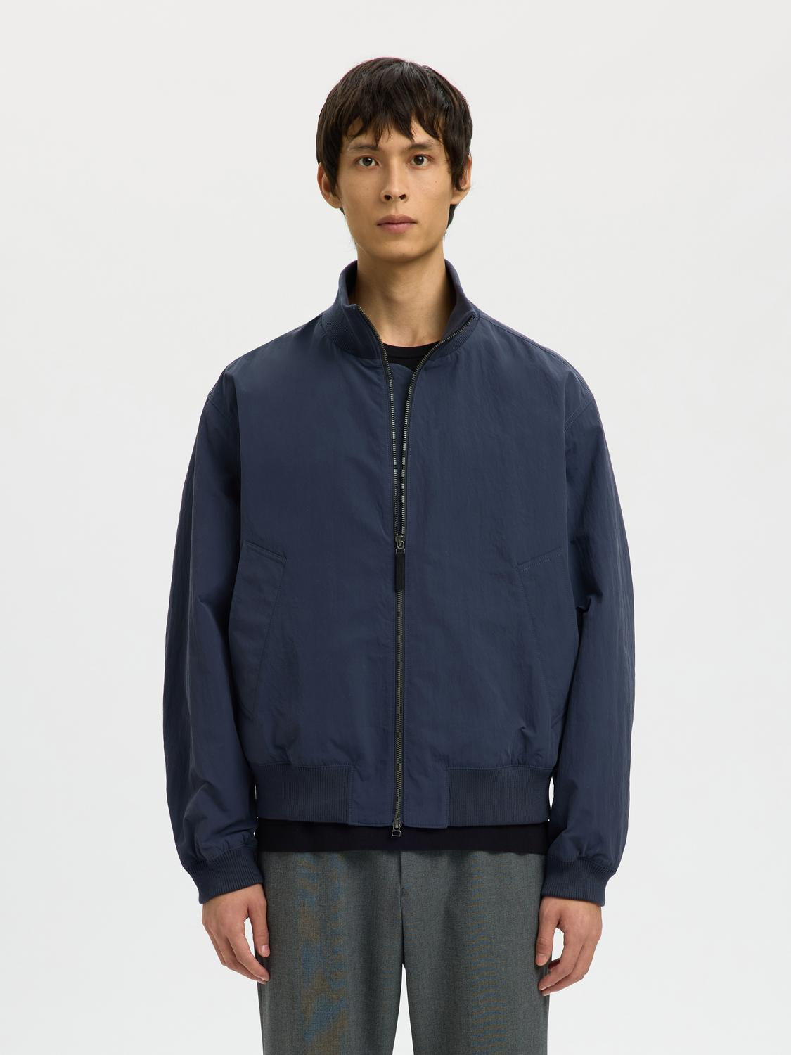 model_shot-front