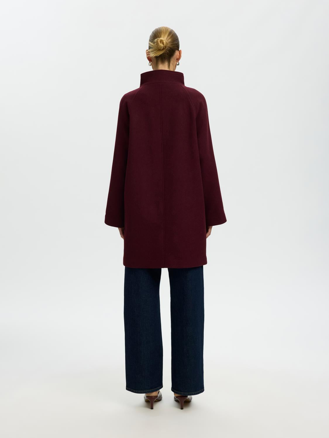 model_shot-back