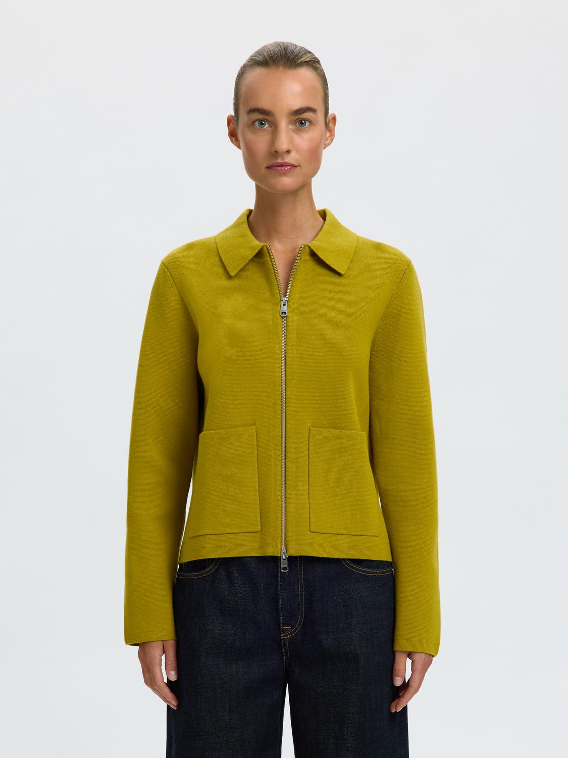 model_shot-front