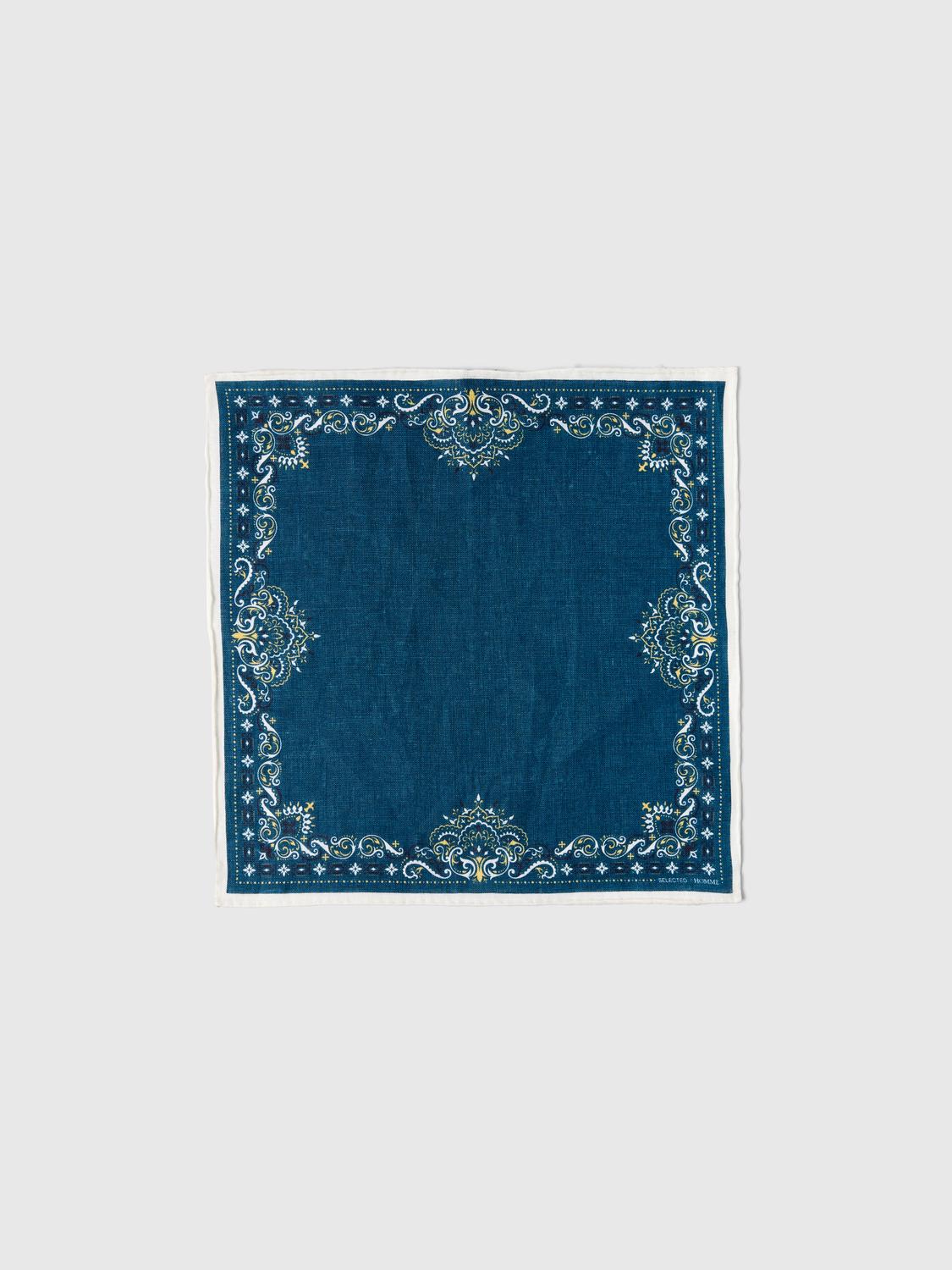 model_shot-front_full