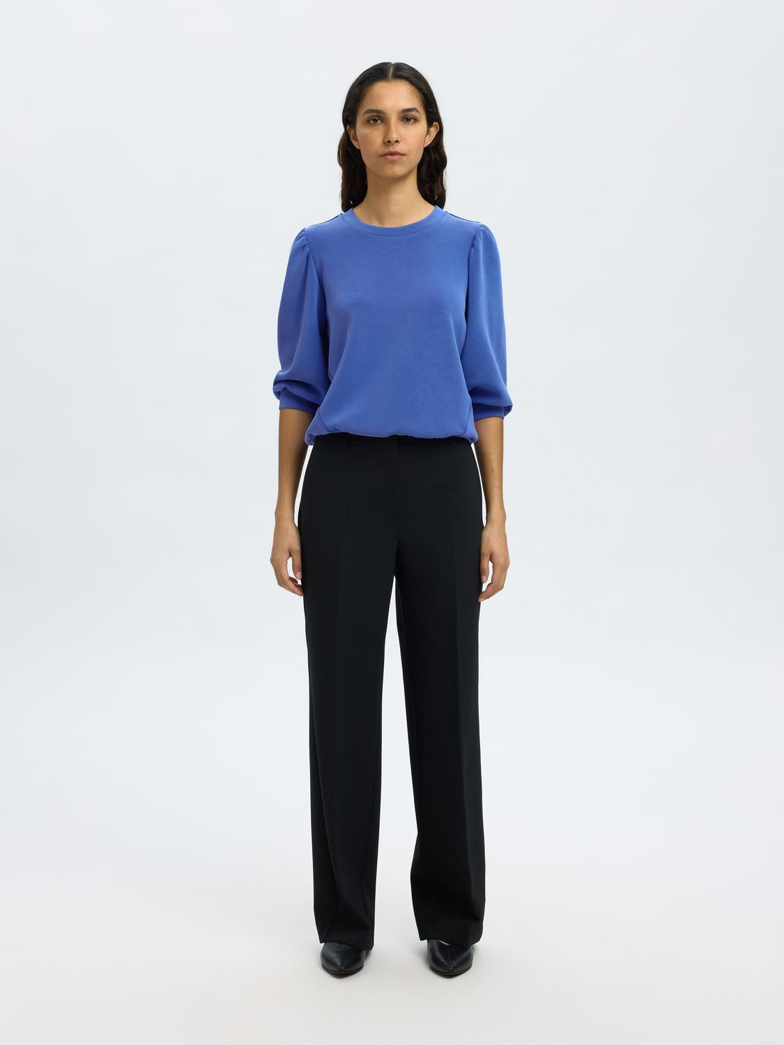 model_shot-front_full