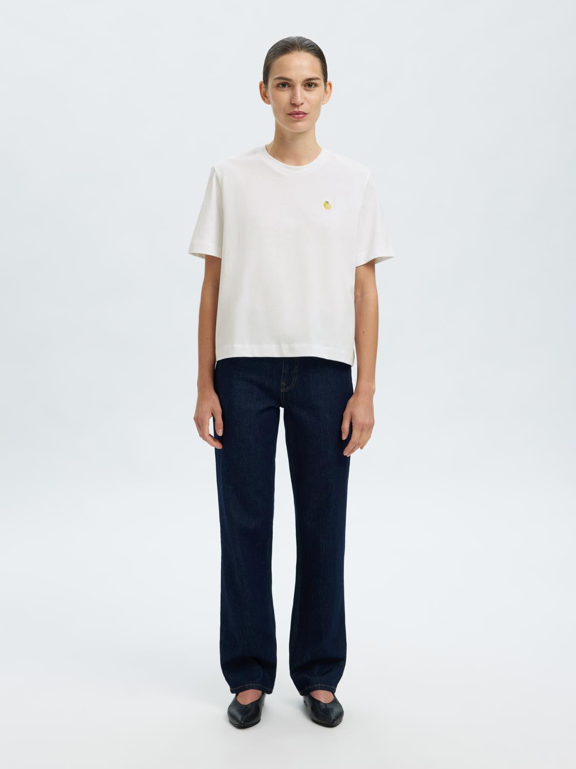 model_shot-front_full