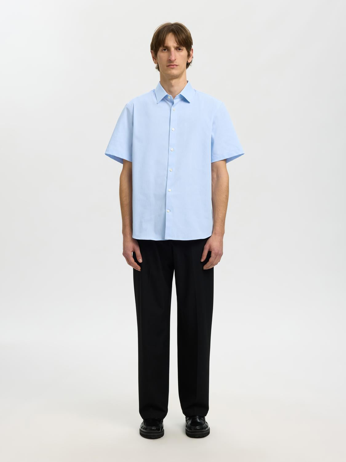 model_shot-front_full