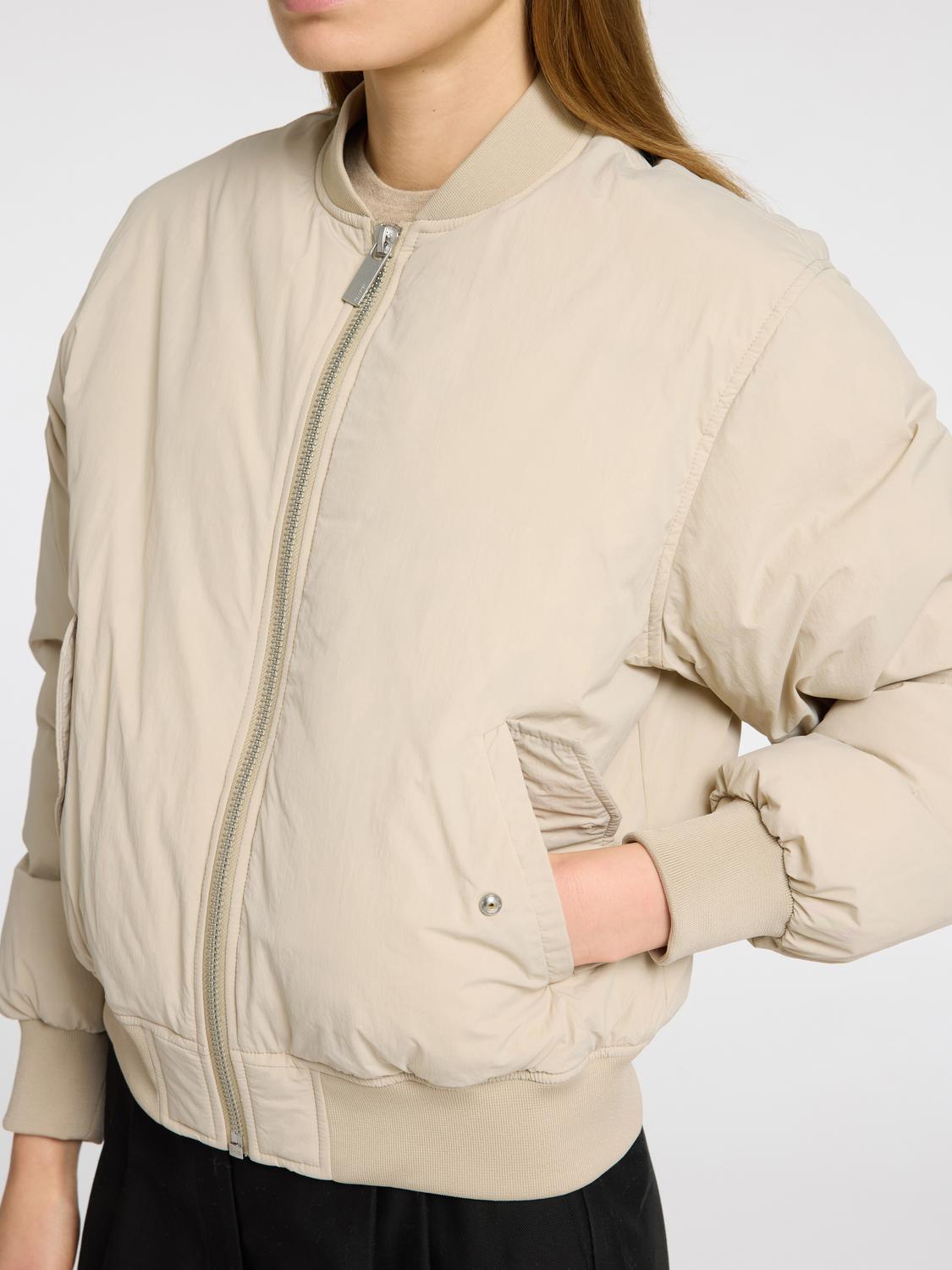 model_shot-detail