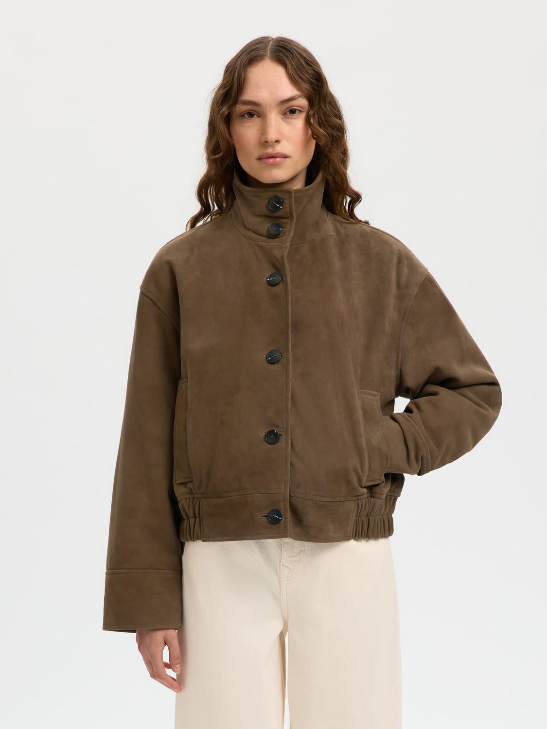 model_shot-front