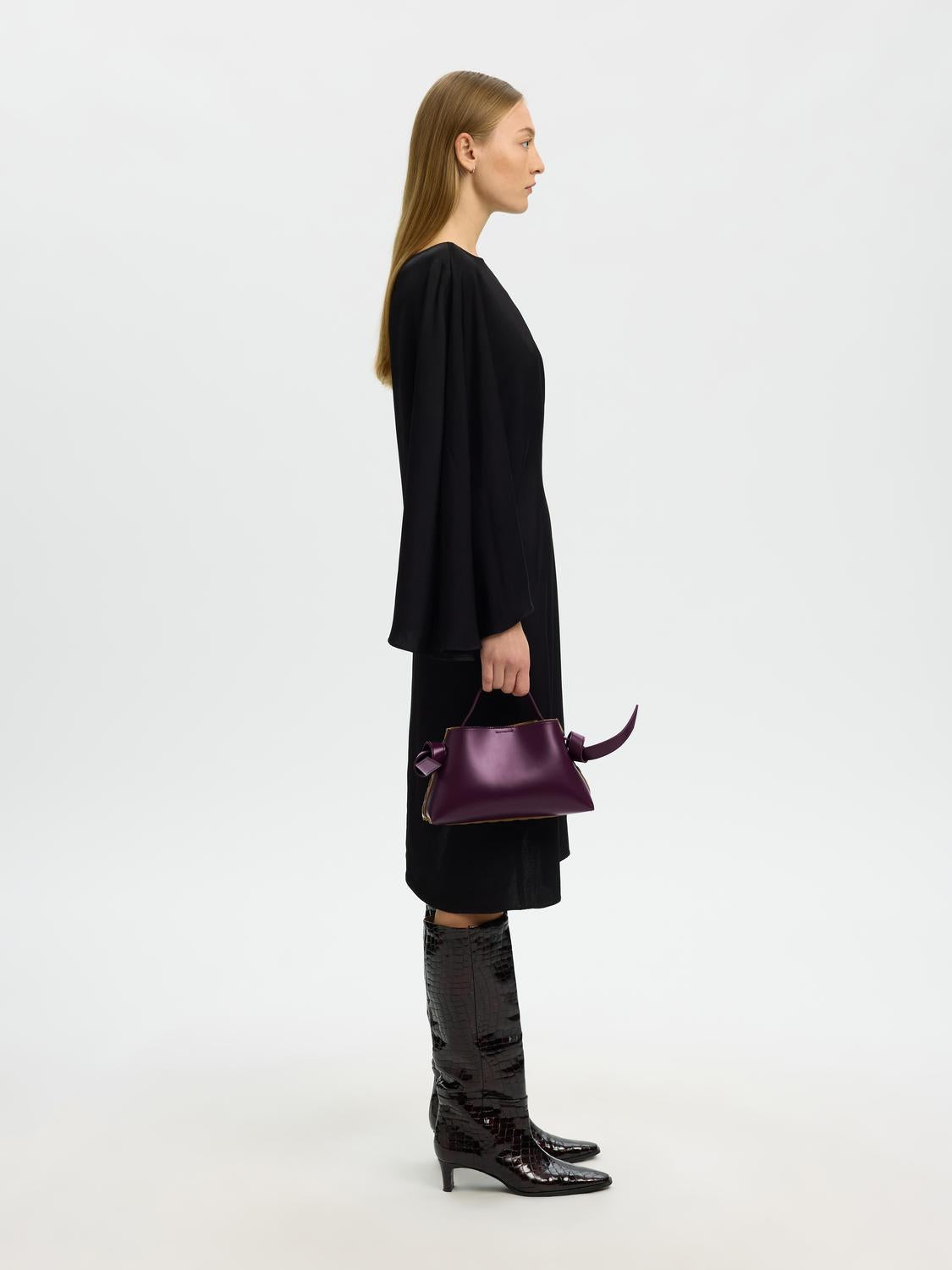 model_shot-back