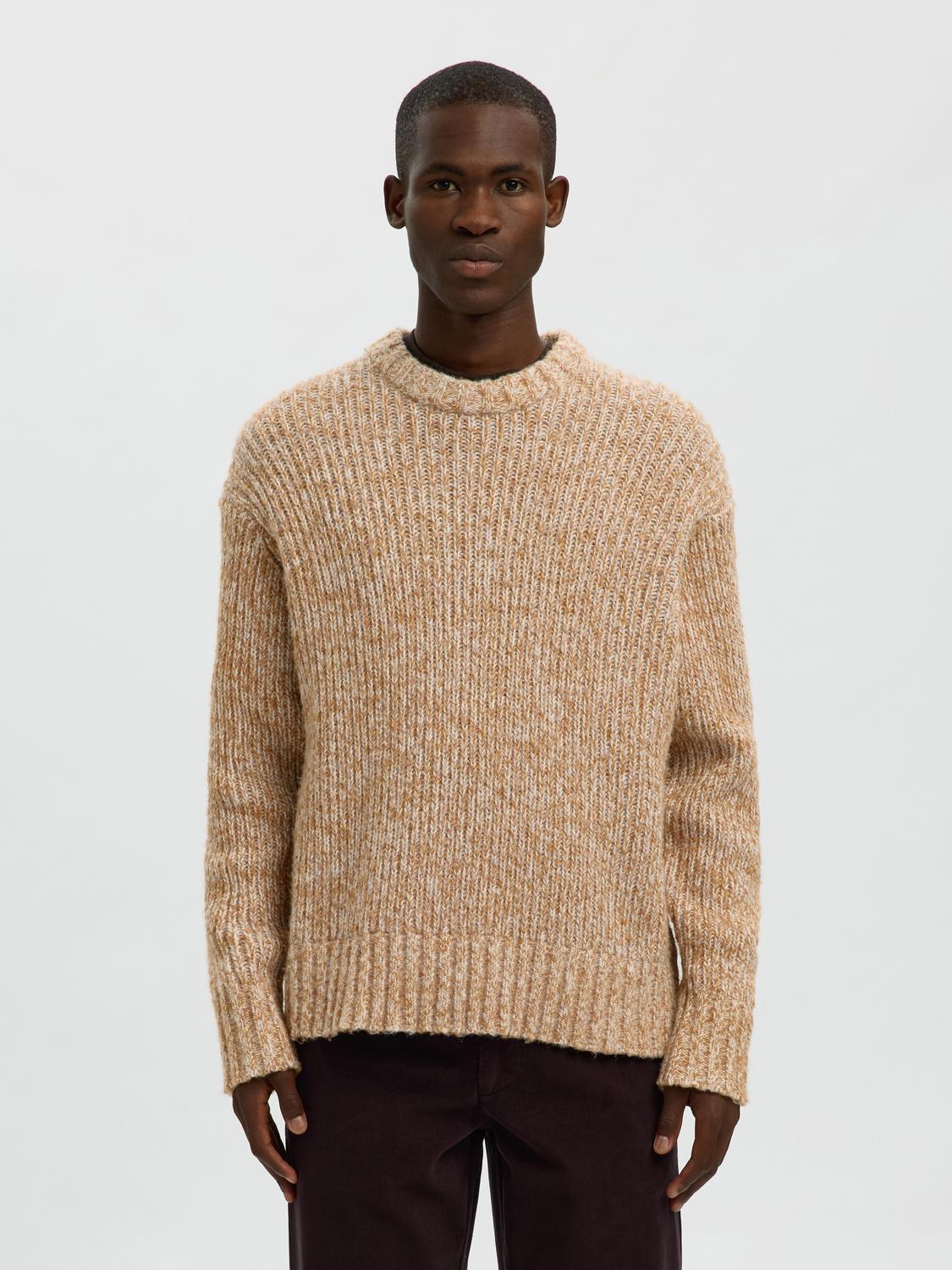 model_shot-front