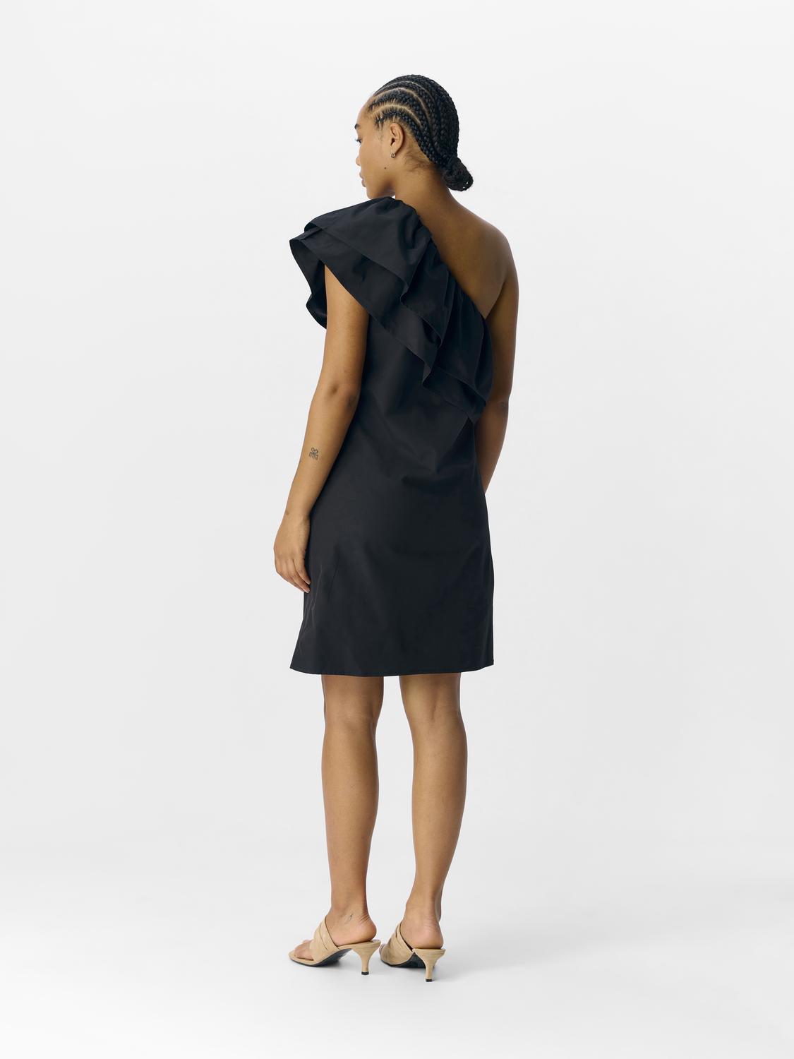 model_shot-back