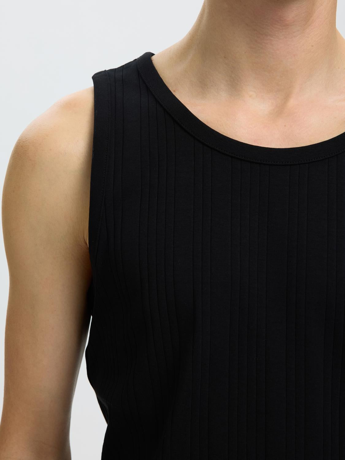 model_shot-detail