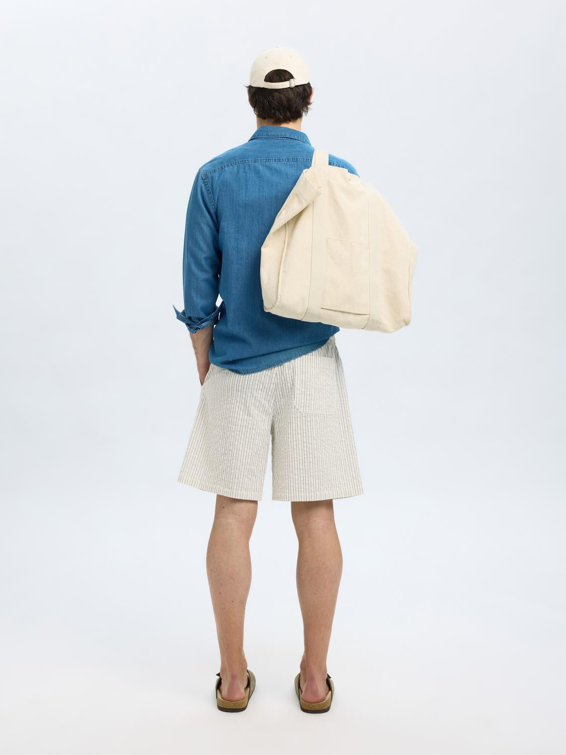 model_shot-back