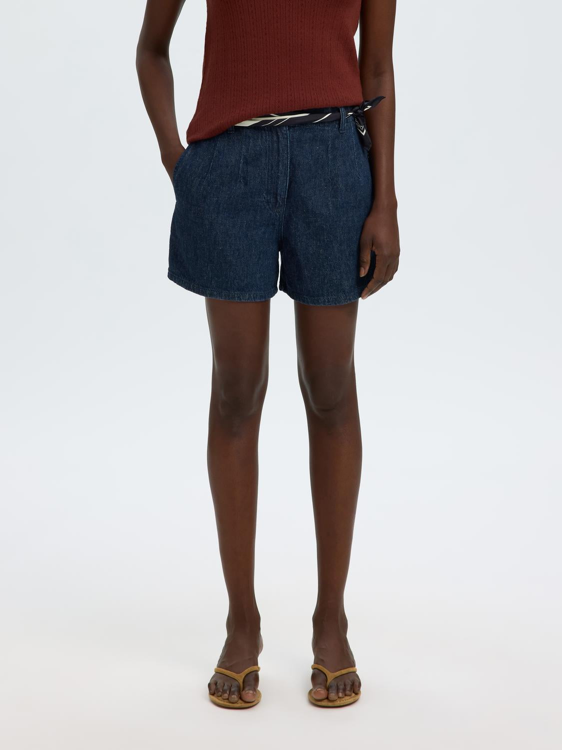 model_shot-front