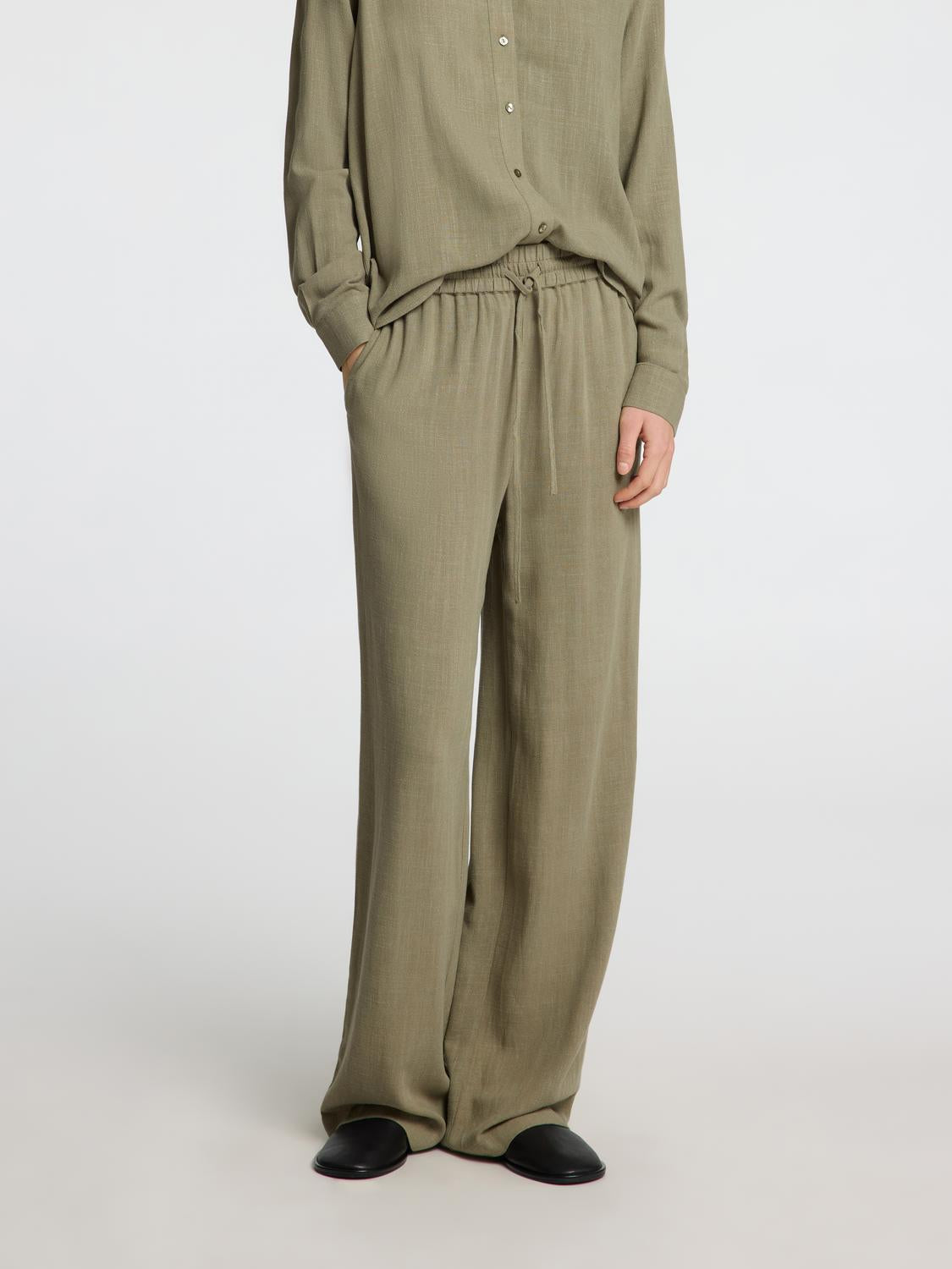 model_shot-front